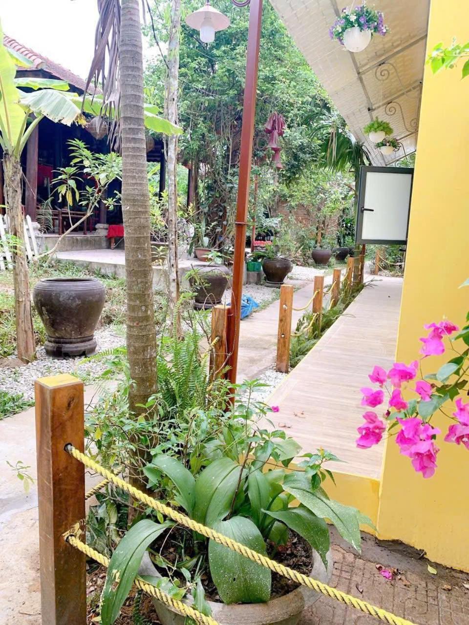 Hue Lotus Homestay Bagian luar foto