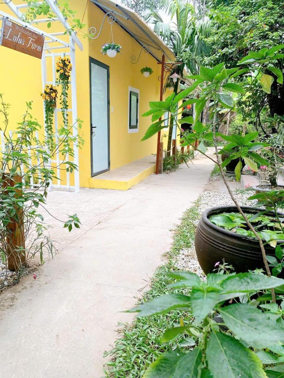 Hue Lotus Homestay Bagian luar foto